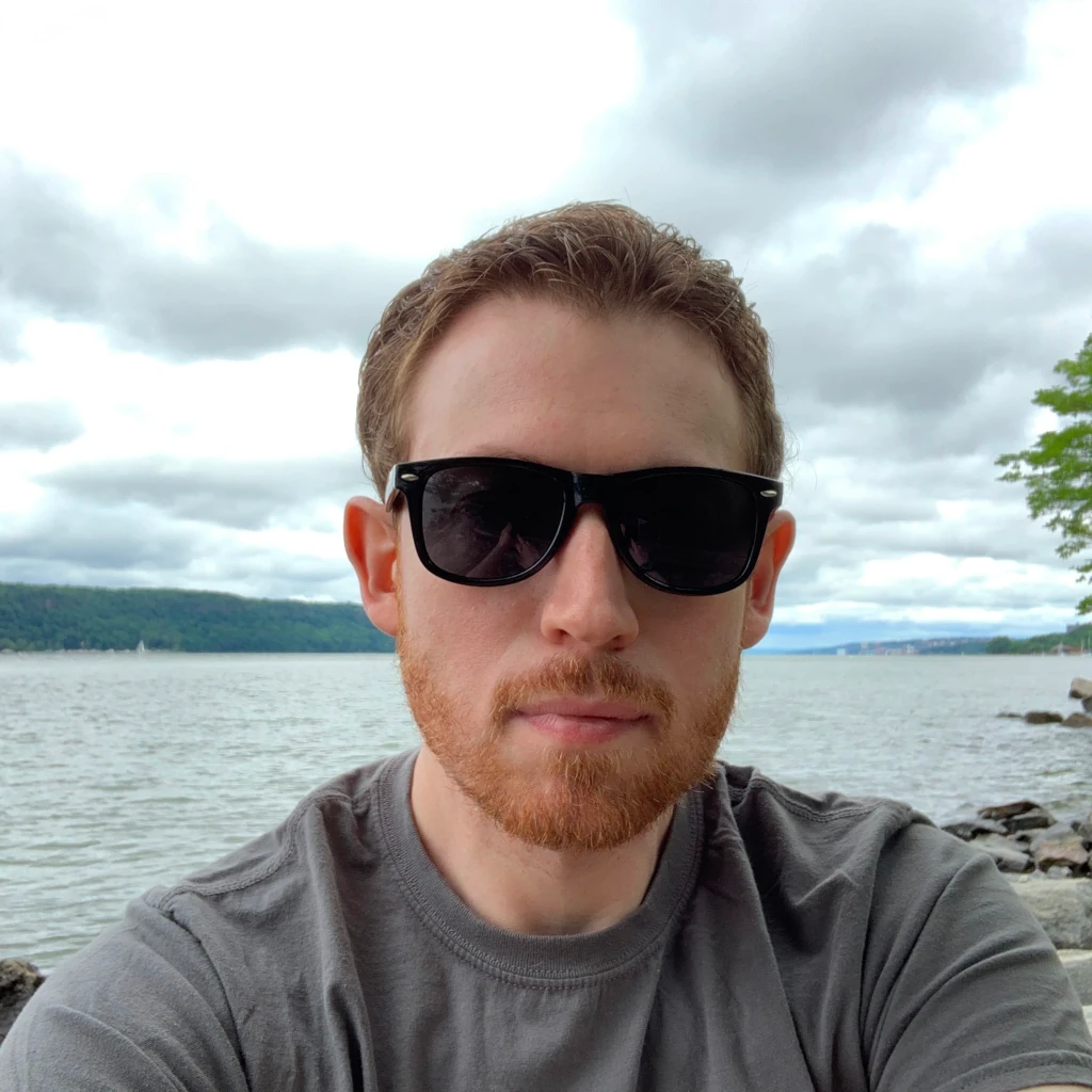 That's me by the Hudson River That's me by the Hudson River